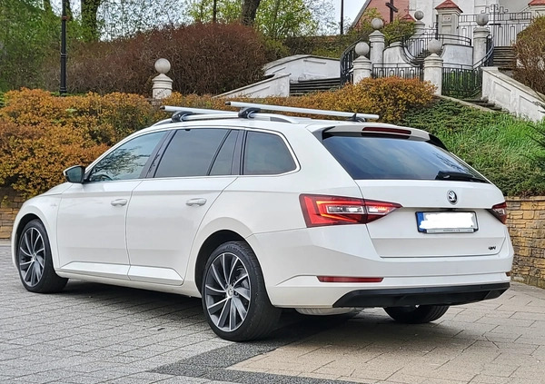 Skoda Superb cena 64900 przebieg: 204000, rok produkcji 2016 z Wyszków małe 704